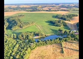 Grande propriété avec étang, une charmante maison de 2 chambres, un chalet et 2 mobil-homes, camping.